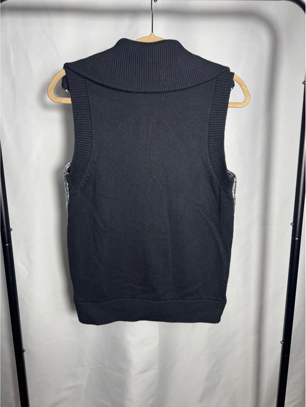 Michael Kors Quilted Silver and Black Sleeveless Vest Small